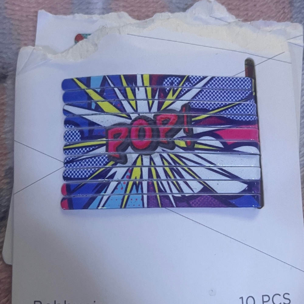 Comic Style Bobby Pins Set - Picture 5 of 6